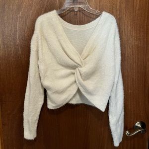 XS Hollister crème twist sweater